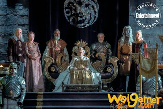 《龙之家族》全新剧照公布：恶龙伫立坦格利安公主身后(《龙之家族》预告)